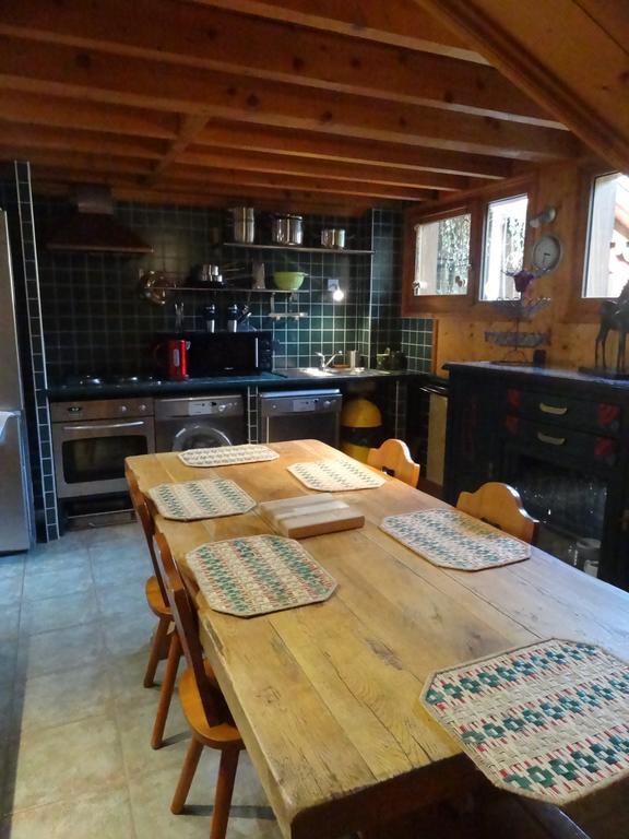 Les Nereides Studios Et Appartements Brides Les Bains Exterior foto