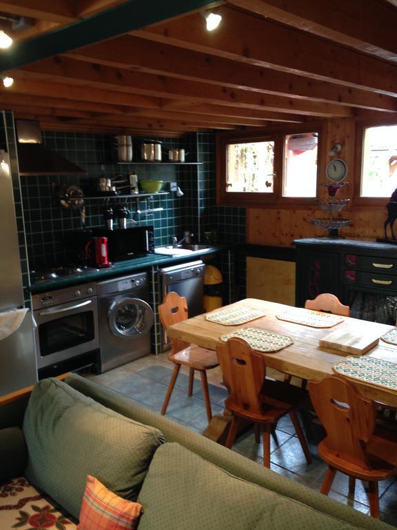 Les Nereides Studios Et Appartements Brides Les Bains Exterior foto